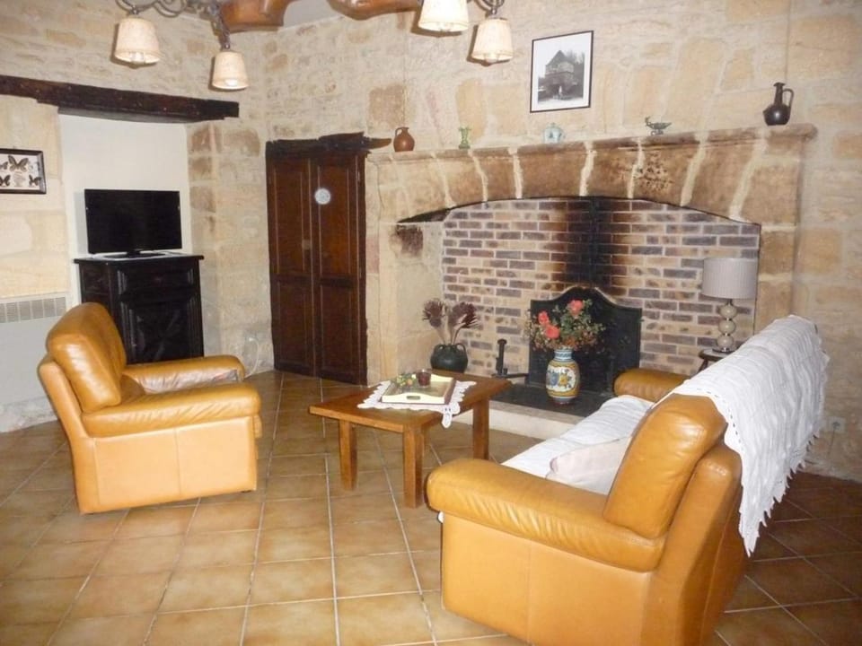 Maison mitoyenne proche Sarlat, idéale famille - FR-1-616-403 House in Occitanie