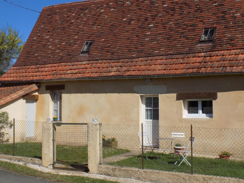 Maison ancienne restaurée avec cheminée, jardin privé et animaux admis - FR-1-616-388 House in Occitanie
