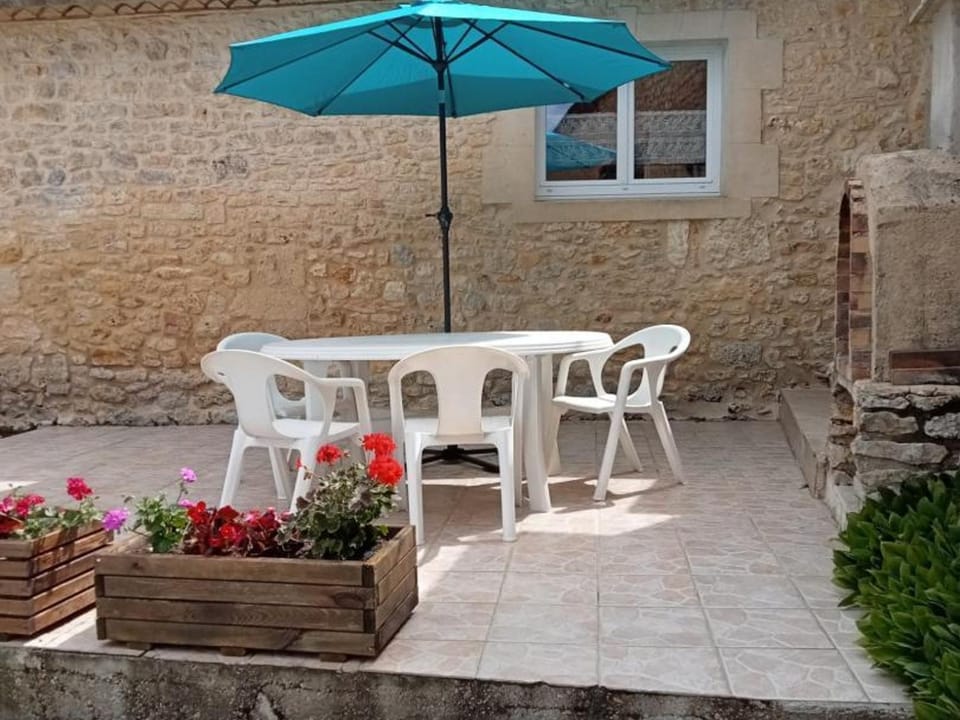 Maison ancienne restaurée avec cheminée, jardin privé et animaux admis - FR-1-616-388 House in Occitanie