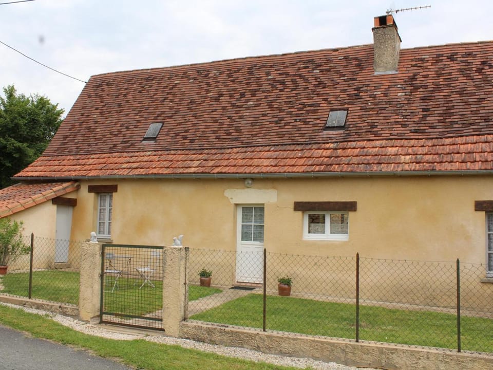 Maison ancienne restaurée avec cheminée, jardin privé et animaux admis - FR-1-616-388 House in Occitanie