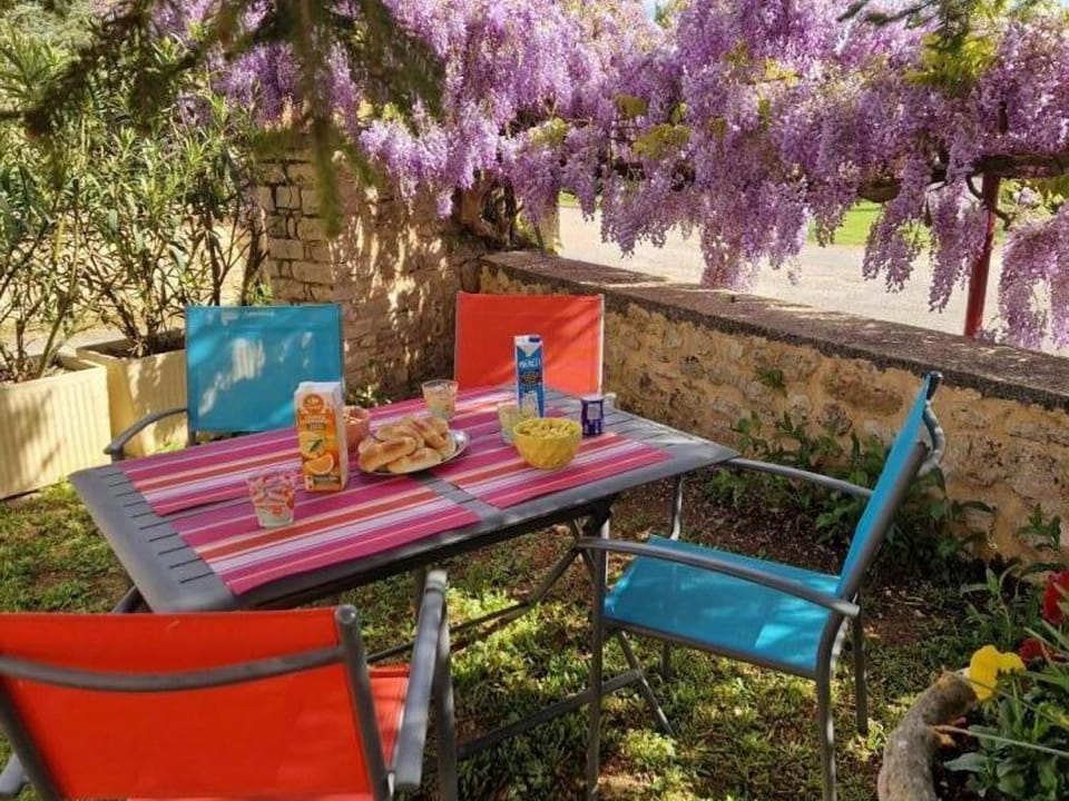 Gîte douillet 4 pers. avec jardin et terrasse - FR-1-616-392 House in Nouvelle-Aquitaine