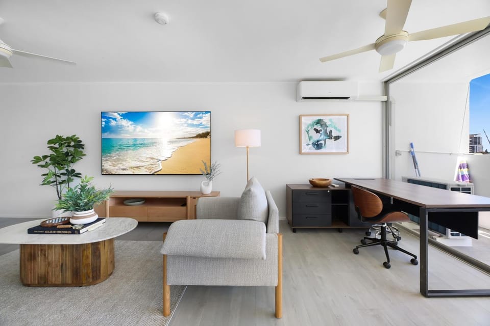 Stylish 2-Bed in Surfers Paradise with River Views Apartment in Surfers Paradise