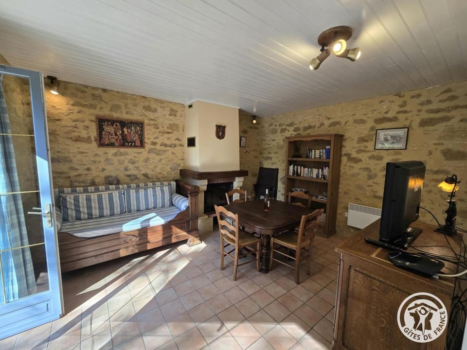 Maison de campagne avec cheminée et BBQ à Carlux - FR-1-616-420 House in Occitanie