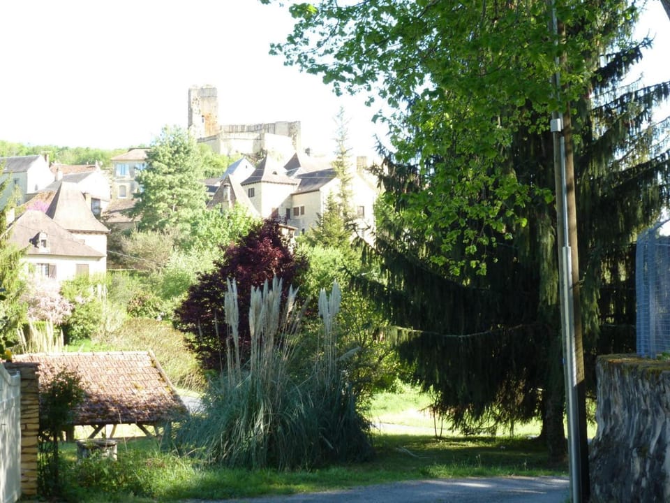 Maison de campagne avec cheminée et BBQ à Carlux - FR-1-616-420 House in Occitanie