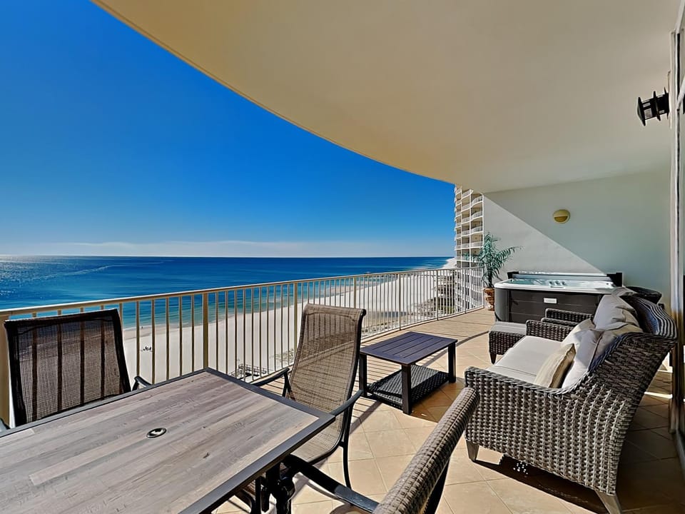 Hot Tub, Balcony/Terrace, Seating area, Beach, Sea view