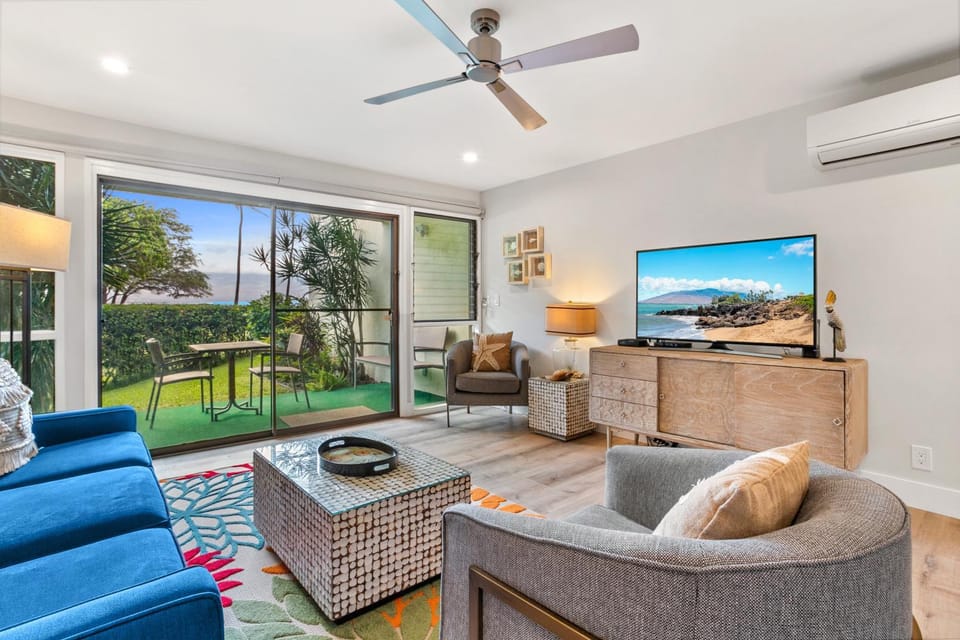 TV and multimedia, Living room, Seating area