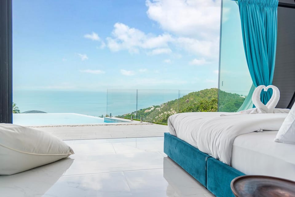 Property building, Balcony/Terrace, Bedroom, Pool view, Swimming pool