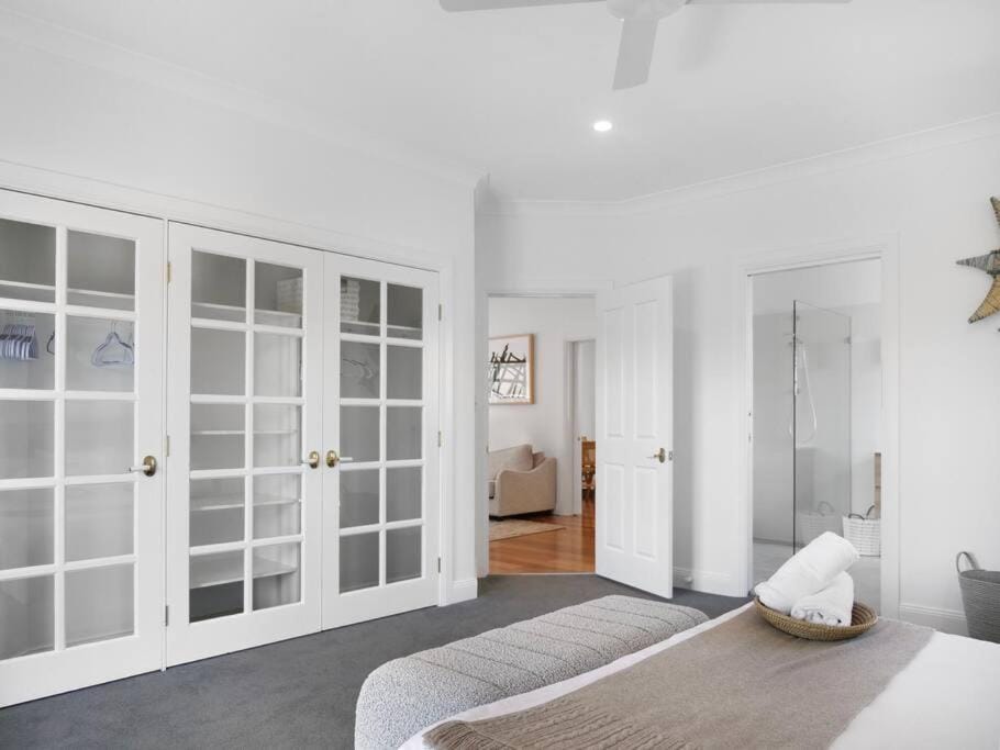 Long Jetty Private Oasis - Main House Apartment in Central Coast