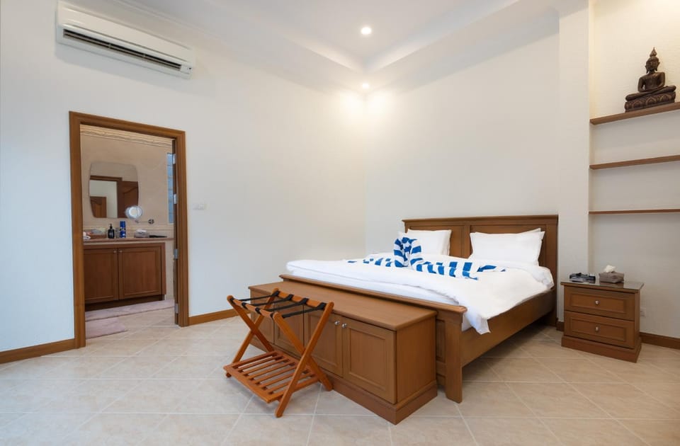 Bed, Bedroom, air conditioner