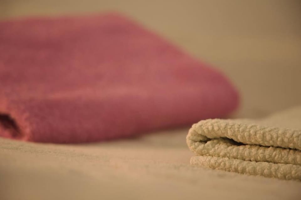 Bedroom, towels
