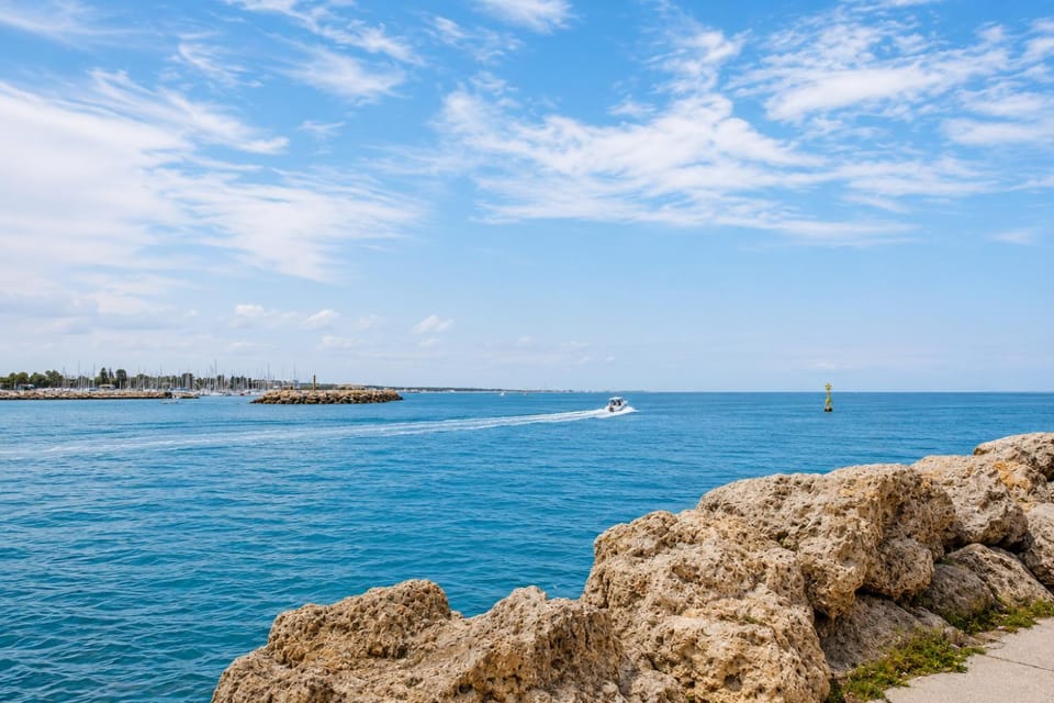 Mariners Lookout Absolute Harbour Views Apartment in Perth