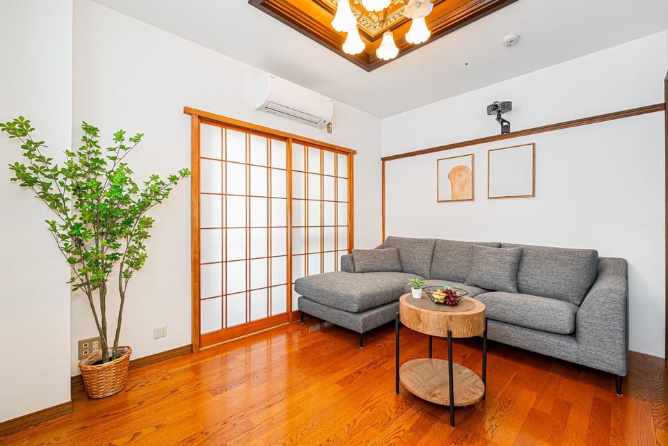 NEW OPEN! japanse house,! nearest akabane station 6ldk mix 15 people, shinjuku 14 min,shibuya 19 min,tokyo 15 min Villa in Japan