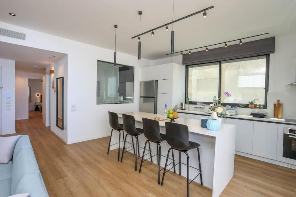 Luxury 2BD Beach Apartment 105 Apartment in Tel Aviv-Yafo