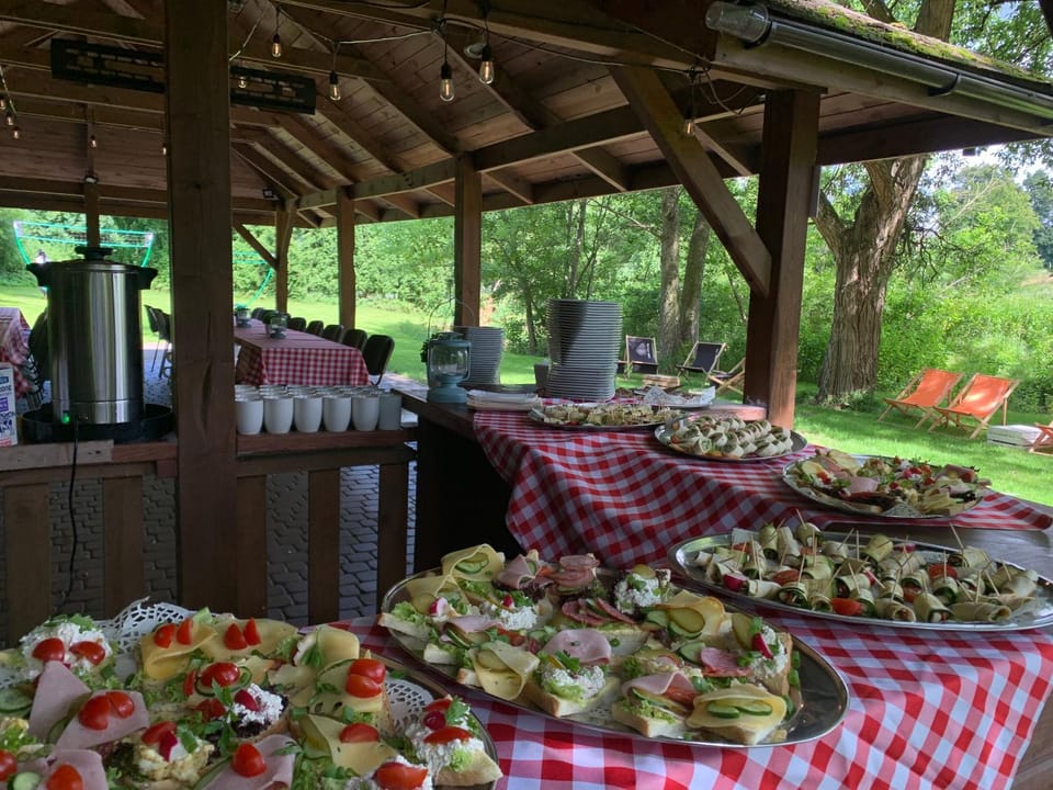 Garden, Food and drinks, Food