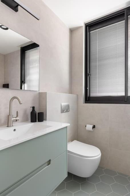 Luxury 2BD Beach Apartment 210 Apartment in Tel Aviv-Yafo