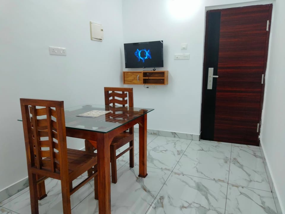 TV and multimedia, Kitchen or kitchenette, Dining area