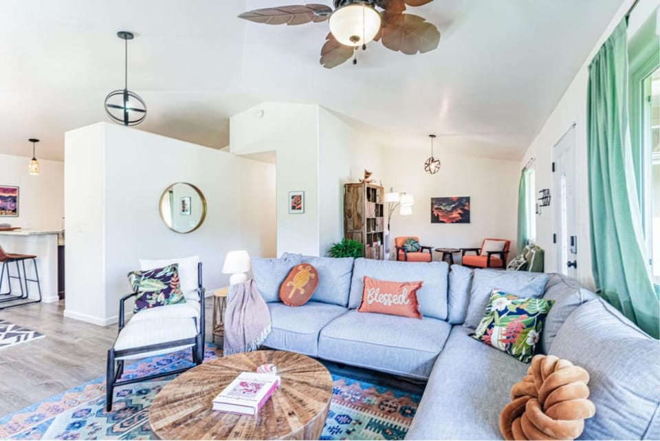 Peaceful Petfriendly Paradise Home with AC House in Hawaiian Paradise Park