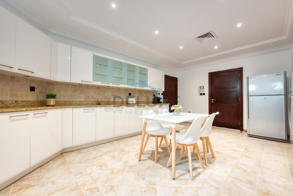 Kitchen or kitchenette, Dining area, dishwasher, oven, stove