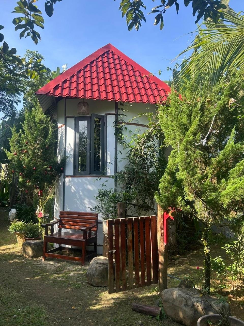 FB Farmstay - Vườn An Lành Bên Suối Campground/ 
RV Resort in Lâm Đồng