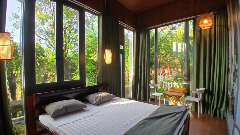 Bed, Garden, View (from property/room), Photo of the whole room, Bedroom, Garden view