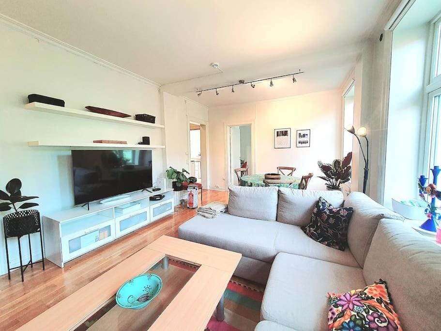 Charming bright Apt in quiet area of Grunerløkka Apartment in Oslo