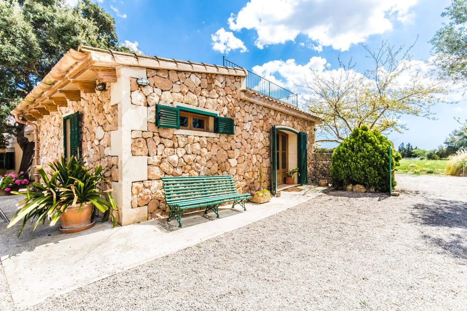 Finca Agroturismo Sa Cova den Borino Farm Stay in Migjorn
