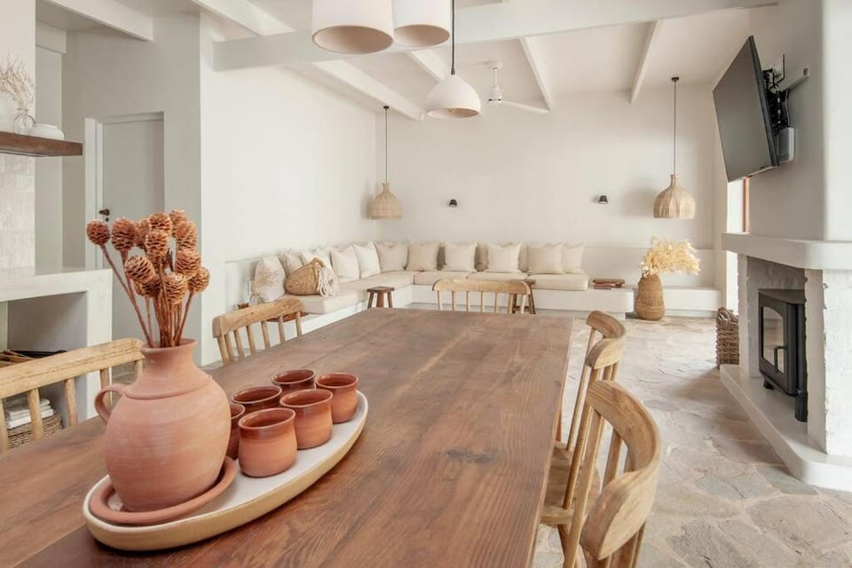 Seating area, Dining area