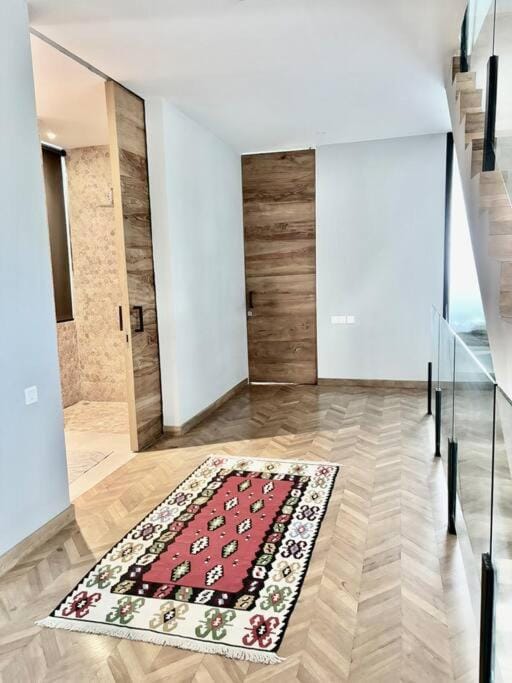 Luxury 5BR Villa - Walk to Pererenan Beach Villa in North Kuta
