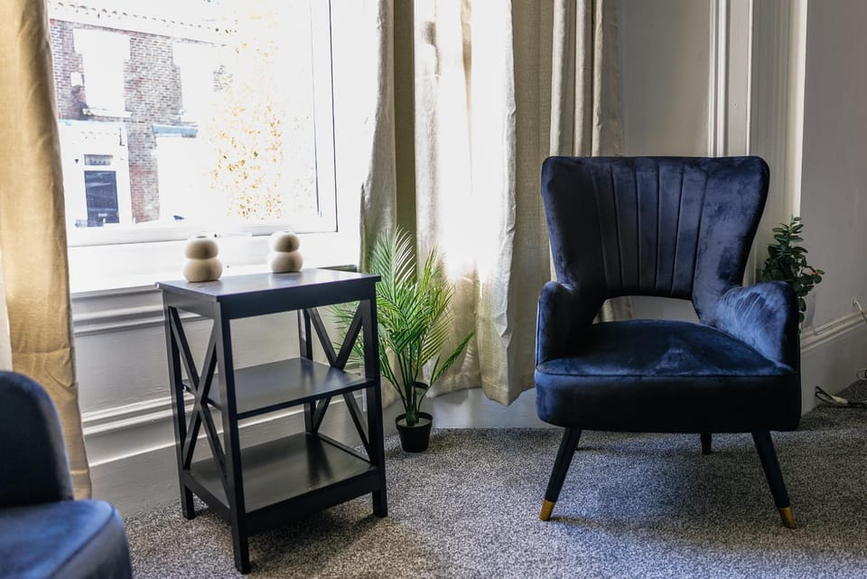 Impressive 6-BR Home in a Prime Sunderland House in Sunderland