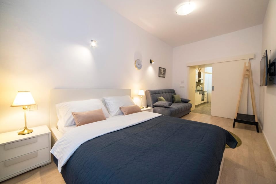 Living room, Photo of the whole room, Bedroom
