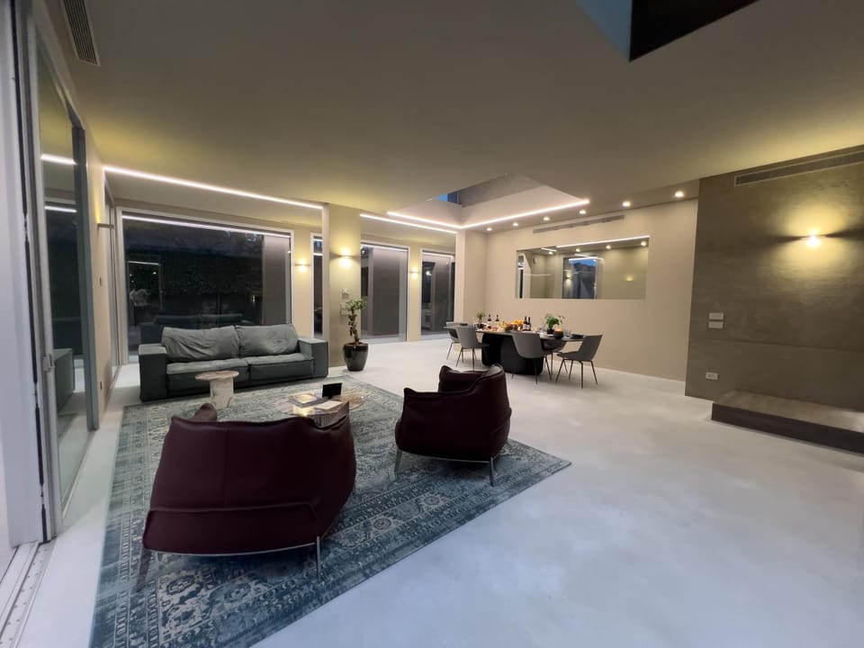 Living room, Seating area
