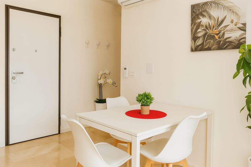 Dining area, Lunch