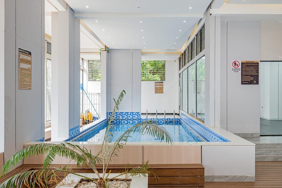 Pool view, Swimming pool