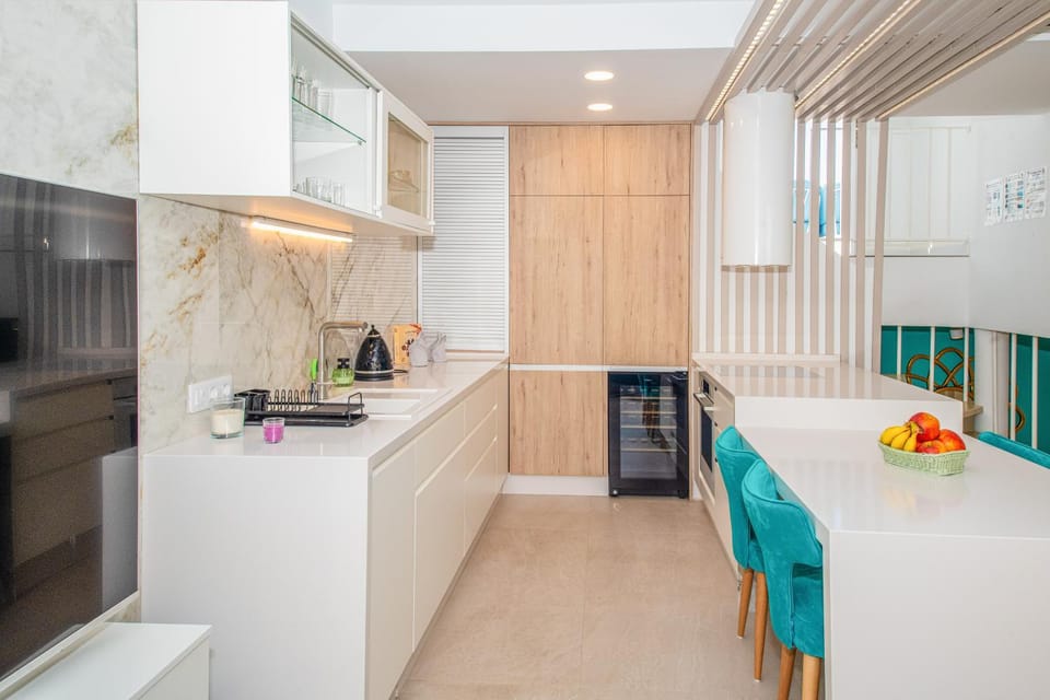Kitchen or kitchenette, kitchen
