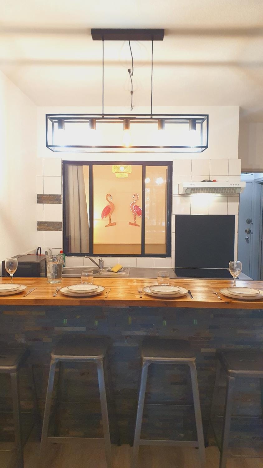 Kitchen or kitchenette, Dining area, toaster