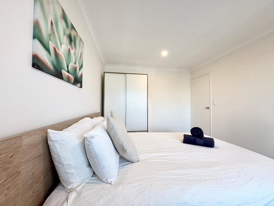 Bedroom, wardrobe