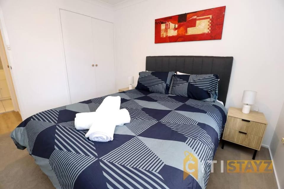 Heal In Phillip - 1bd 1bth Oasis Apartment in Canberra
