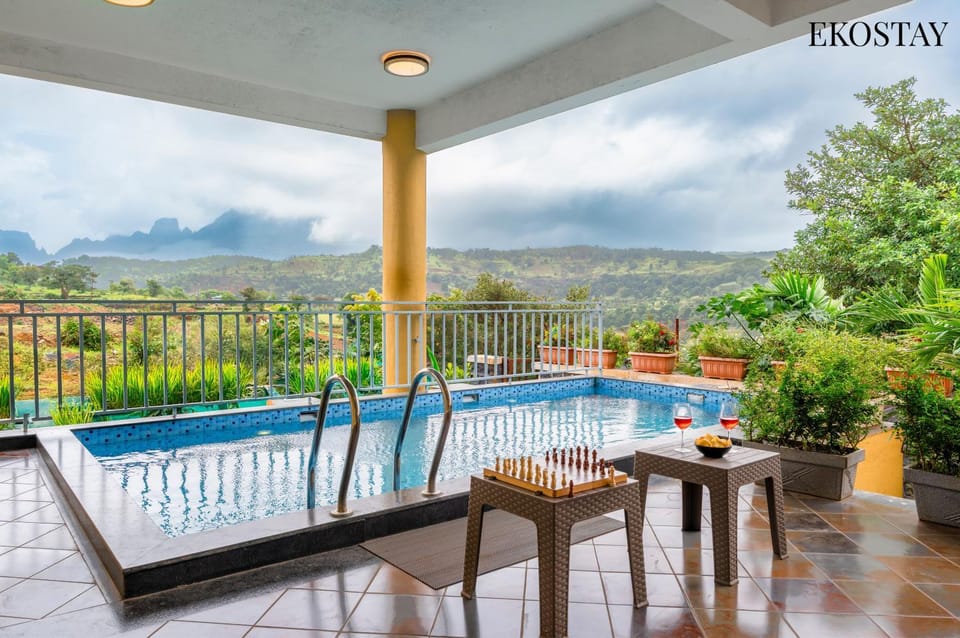 Day, Natural landscape, View (from property/room), Mountain view, Pool view, Swimming pool