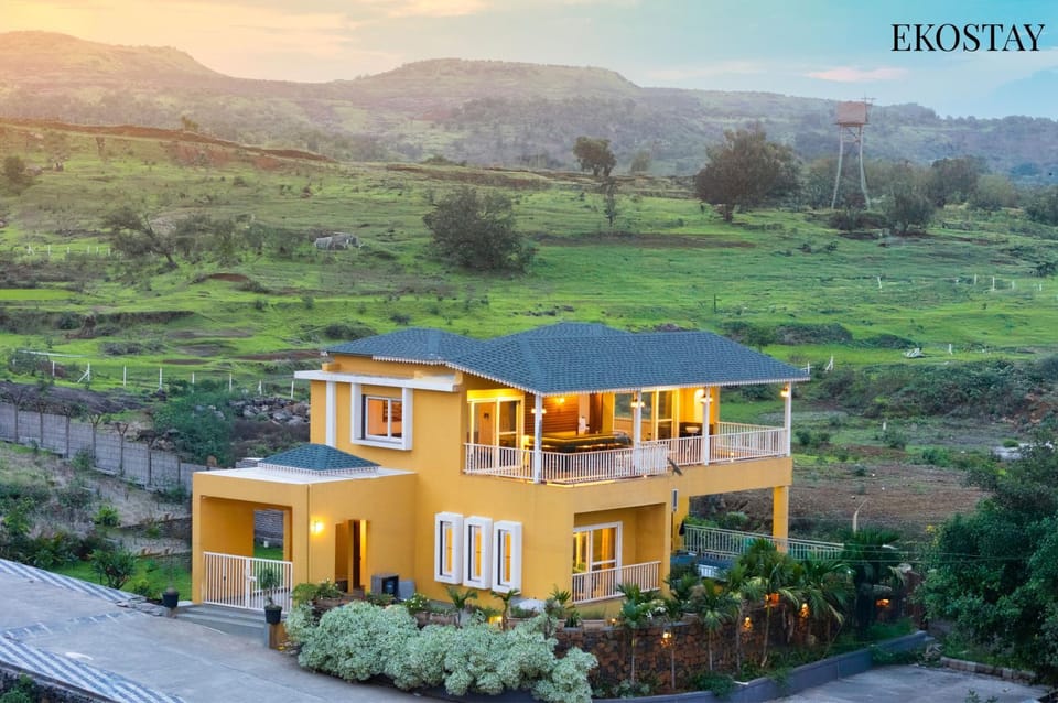 Property building, Day, Natural landscape, Mountain view