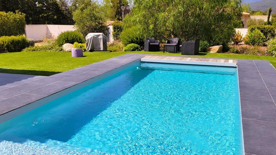 Villa Suarticcia, 6 pers, piscine chauffée, 3 min plage en voiture Villa in Zonza