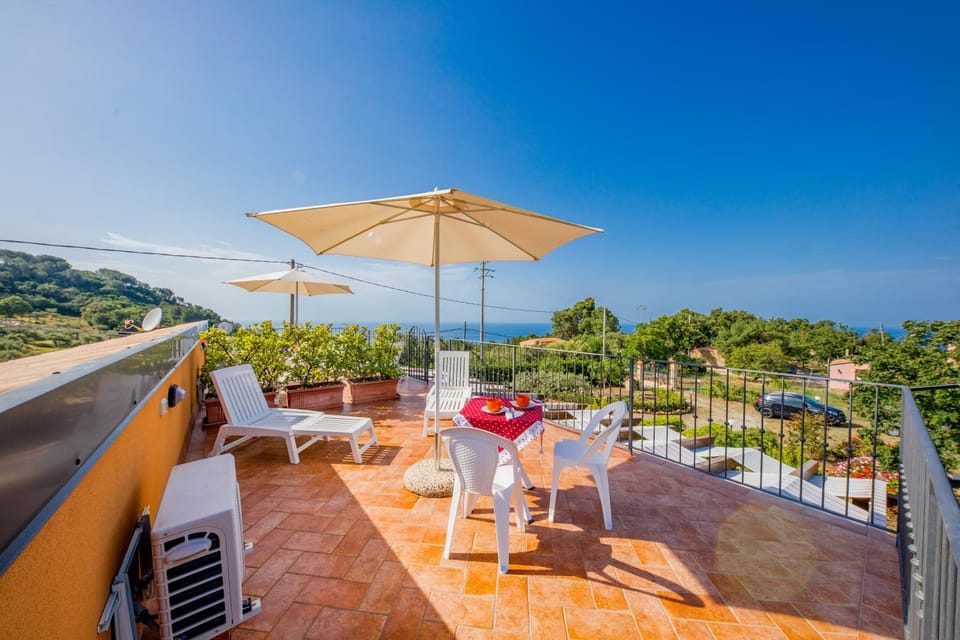 Balcony/Terrace, Garden view, Sea view