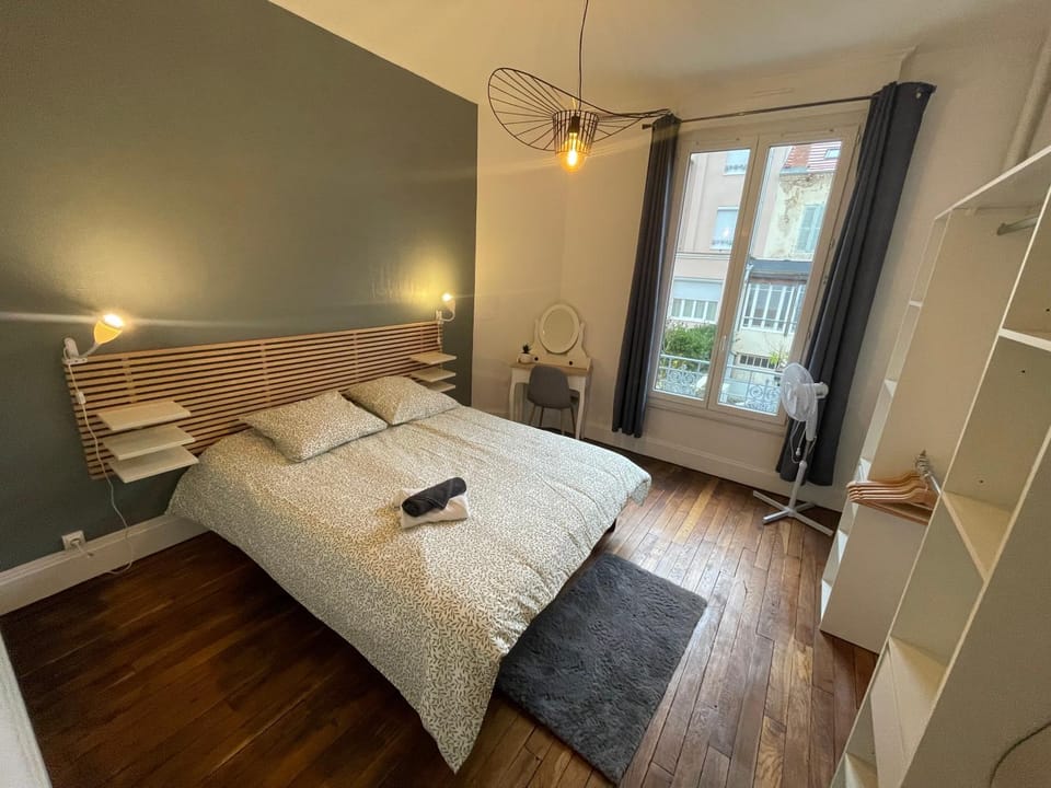 Bed, Photo of the whole room, Bedroom, towels, wardrobe