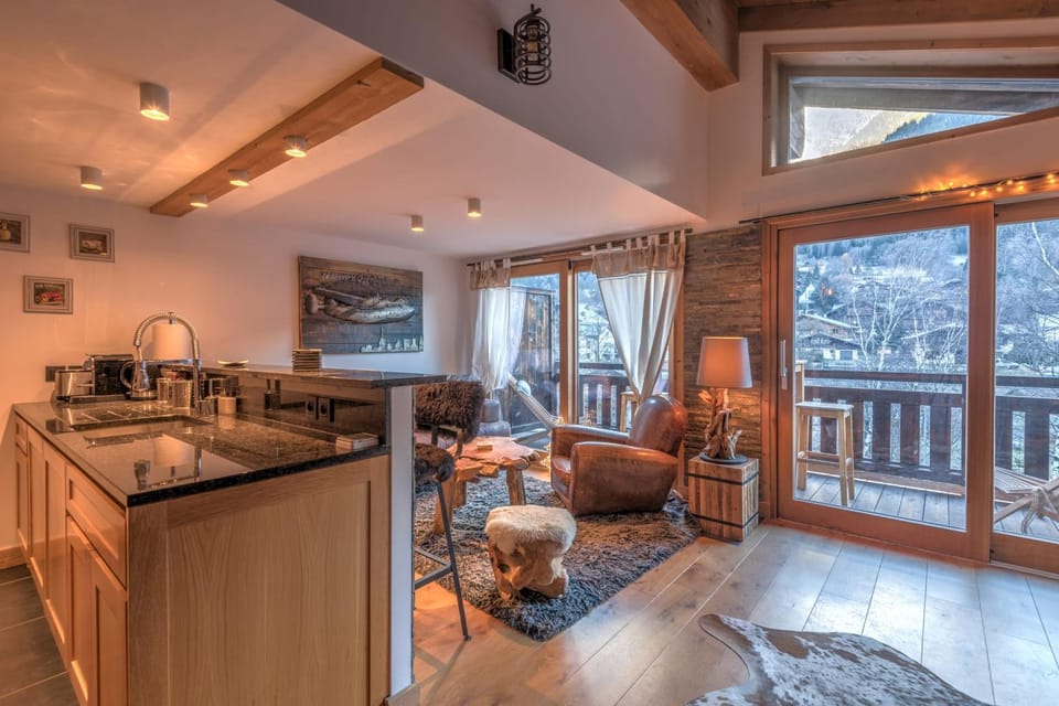 Kitchen or kitchenette, Living room