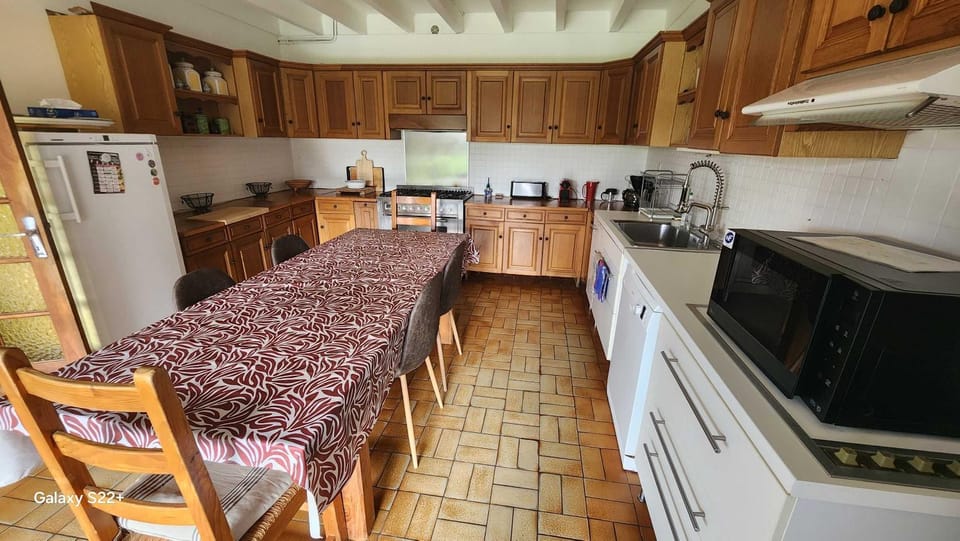 Spacious house with large garden in Valdivienne House in Nouvelle-Aquitaine