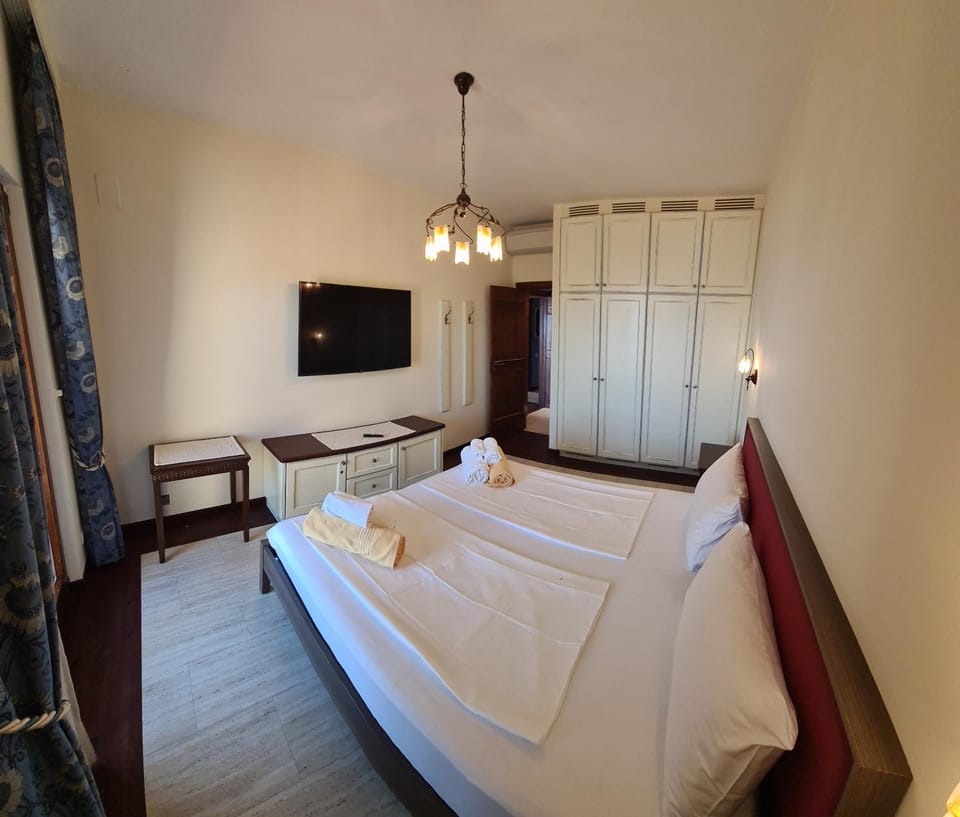 Bed, Bedroom, wardrobe