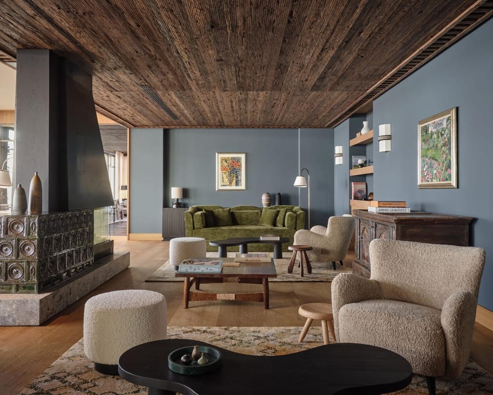 Living room, Seating area