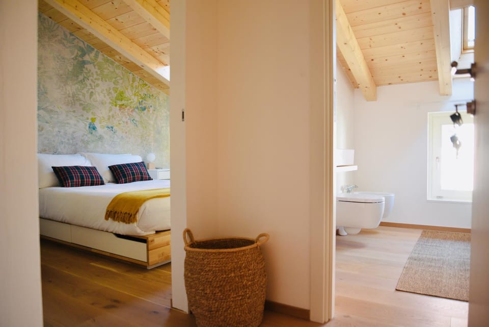 Bathroom, Photo of the whole room, Bedroom