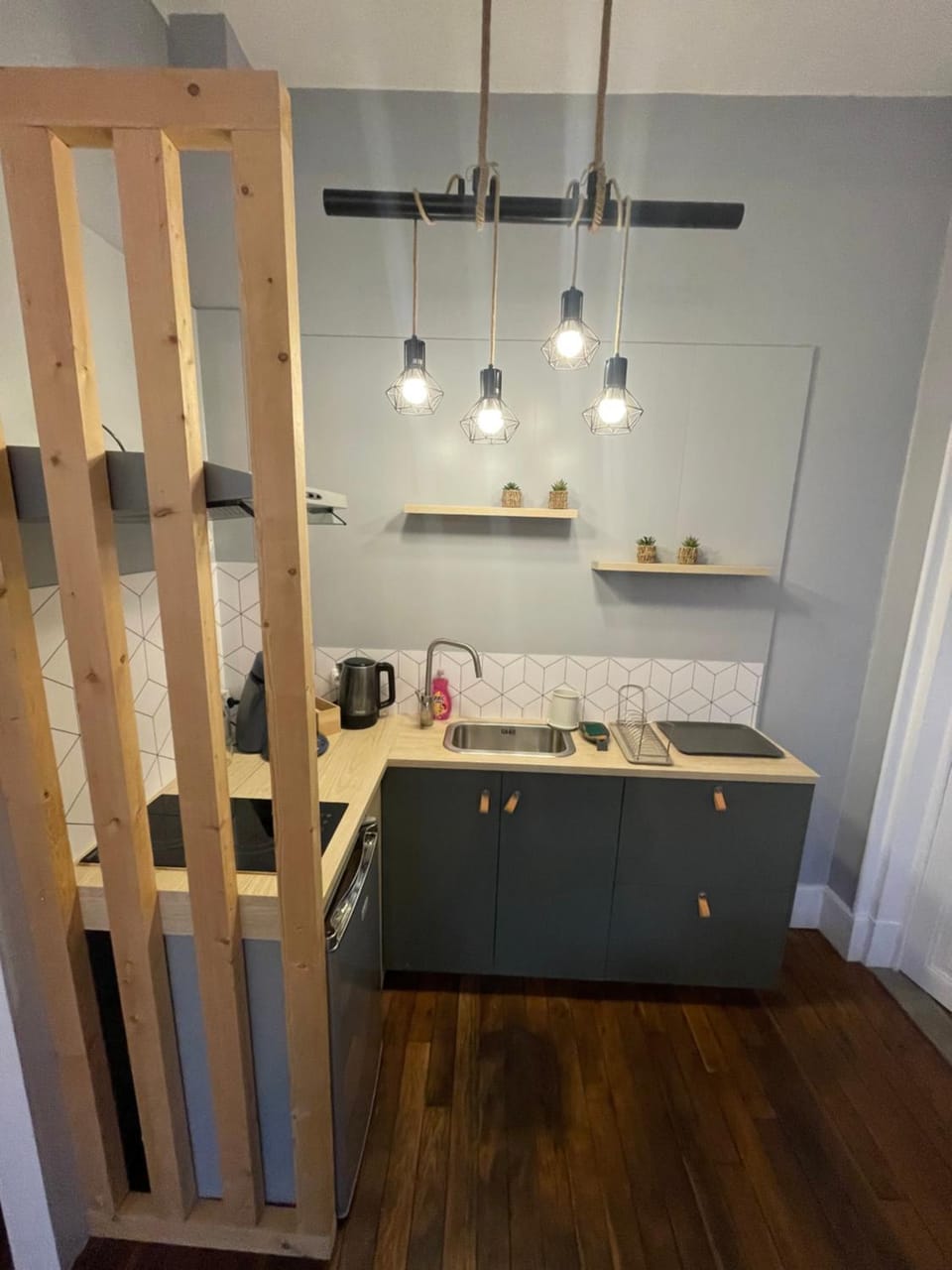 Kitchen or kitchenette