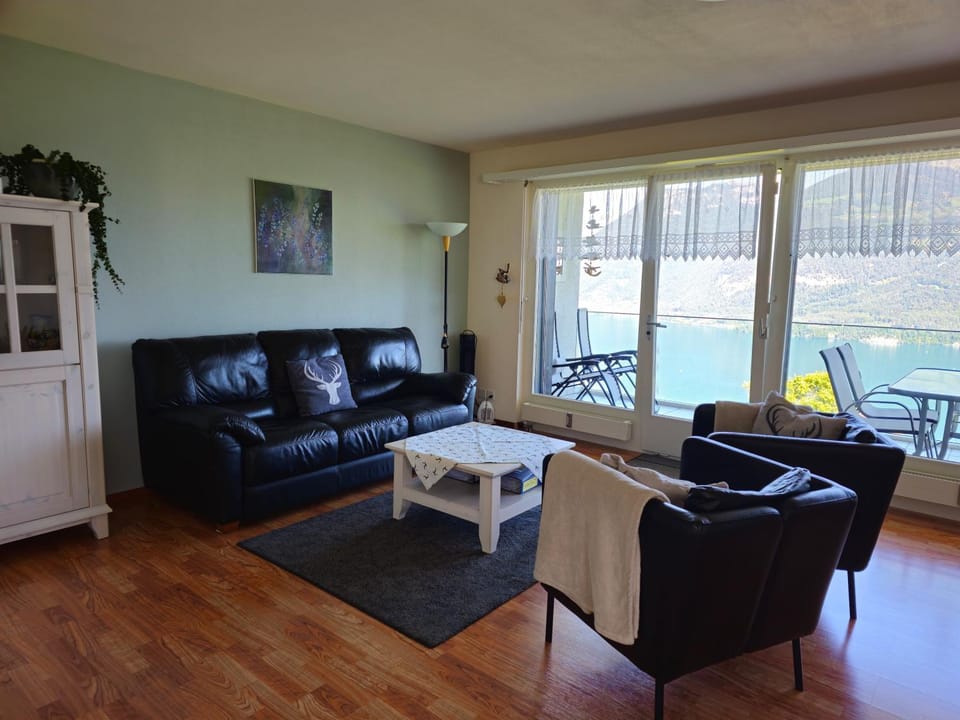 Traumblick auf den Thunersee und die Berge Apartment in Canton of Bern (Region)