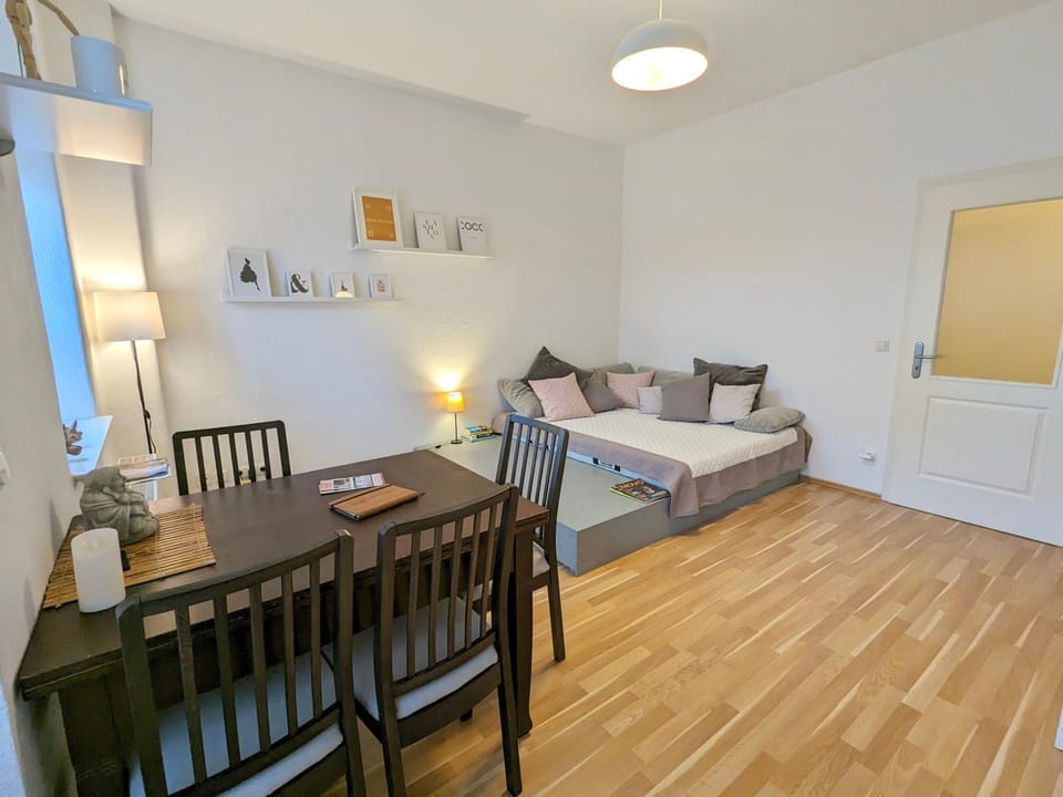 Living room, Photo of the whole room, Seating area, Dining area
